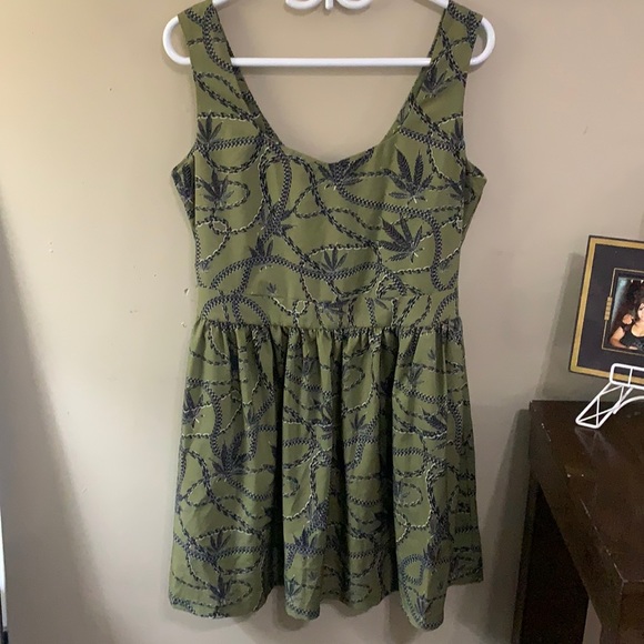 Ladies knit skater dress chain leaf crooks and castle - Picture 1 of 5